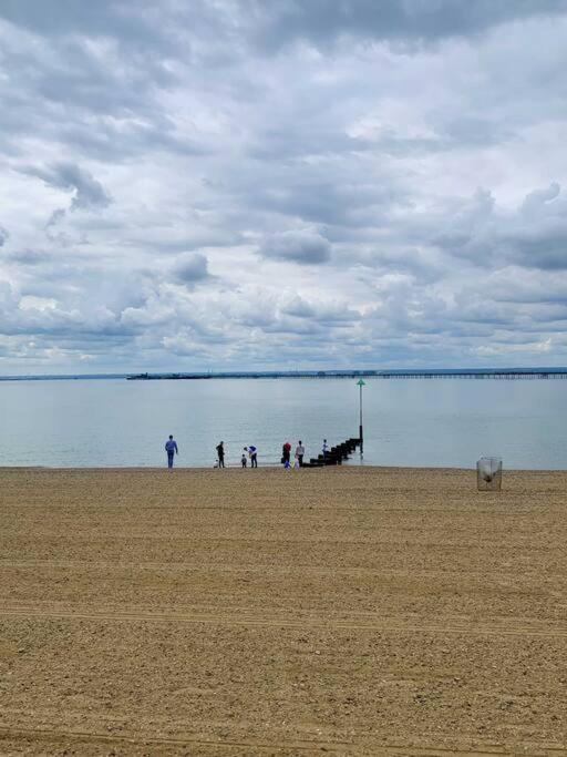 Apartments Near The Sea With Free Parking Southend-On-Sea Buitenkant foto
