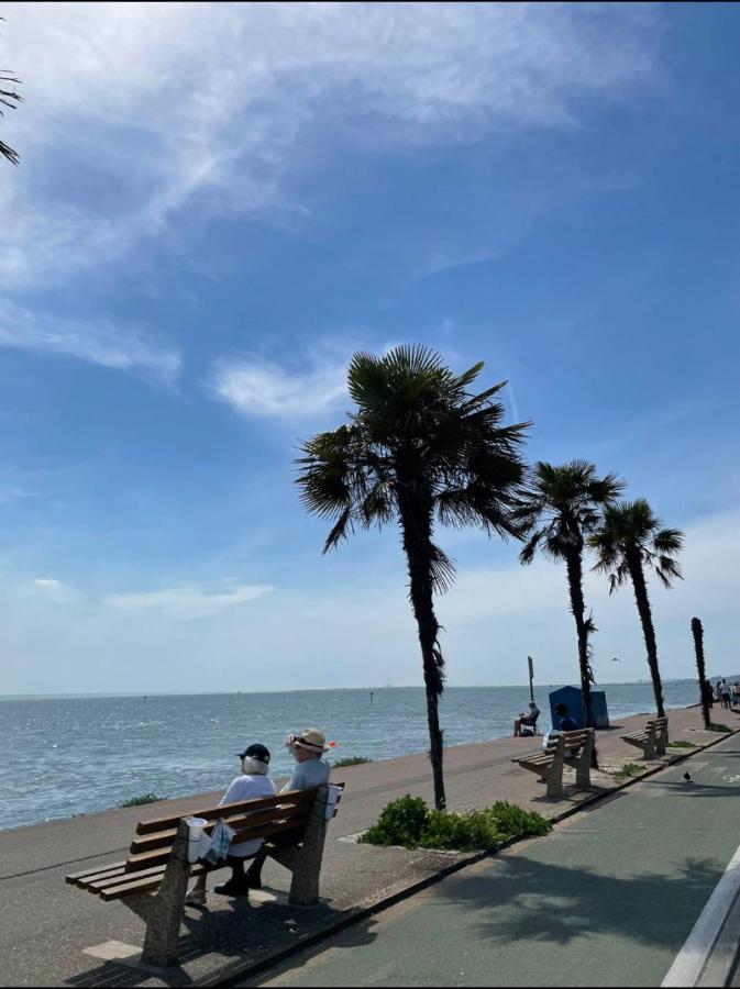 Apartments Near The Sea With Free Parking Southend-On-Sea Buitenkant foto